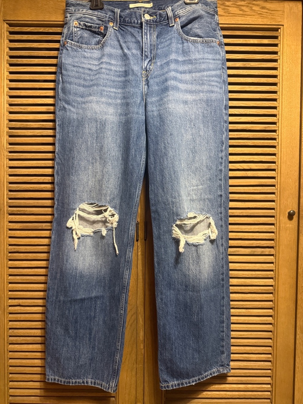 Levi’s Low Pro Straight - Classic Distressed Blue Jeans - size 31